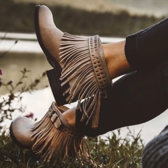 Free People Shoes - Naughty Monkey  Western Anmigo Fringe Western  9  8.5